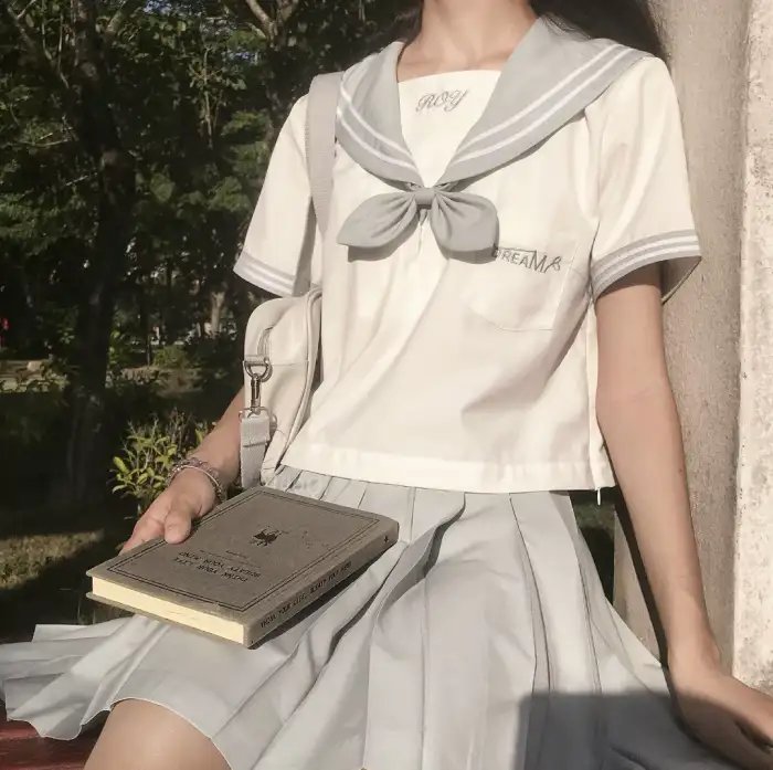 重回九零，开局深山救老婆